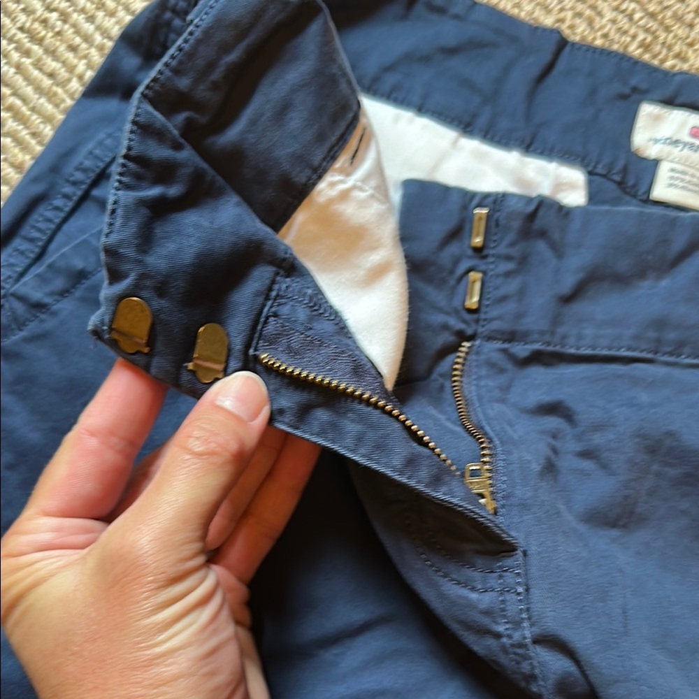 Vineyard Vines Navy Blue Women's Bermuda Shorts size 8 - Picture 3 of 5